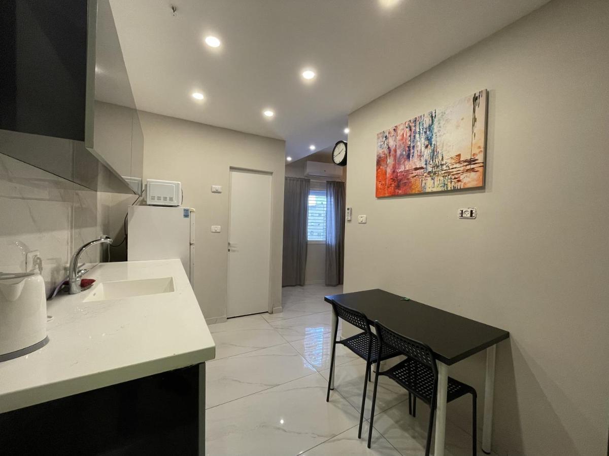 Rothschild 79 Hotel Petach Tikva Buitenkant foto