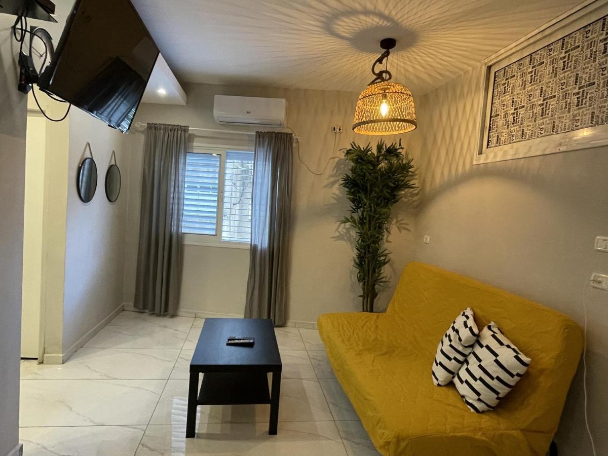 Rothschild 79 Hotel Petach Tikva Buitenkant foto